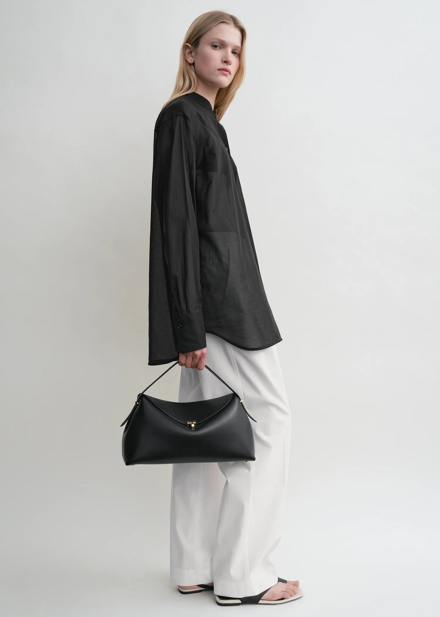 ドデカ　レディース　BLK M T-Lock Leather Top Handle Bag – Belinda International