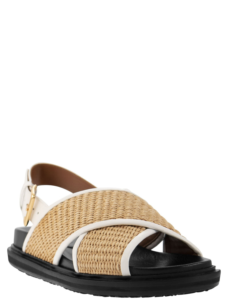 Raffia and Leather Fussbett