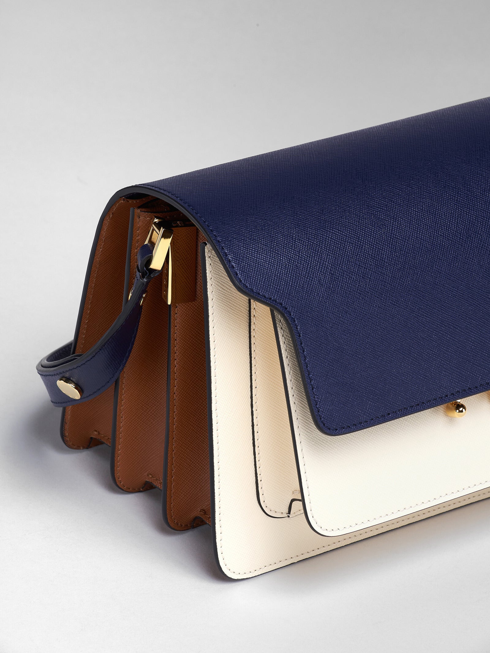 マルニSAFFIANO MEDIUM TRUNK MARNI MEDIUM TRUNK BAG – Belinda International